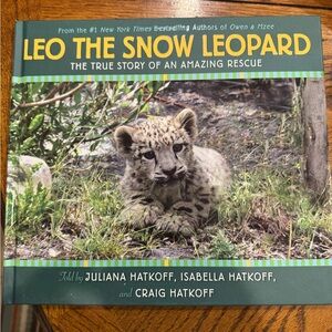 Leo the Snow Leopard Book